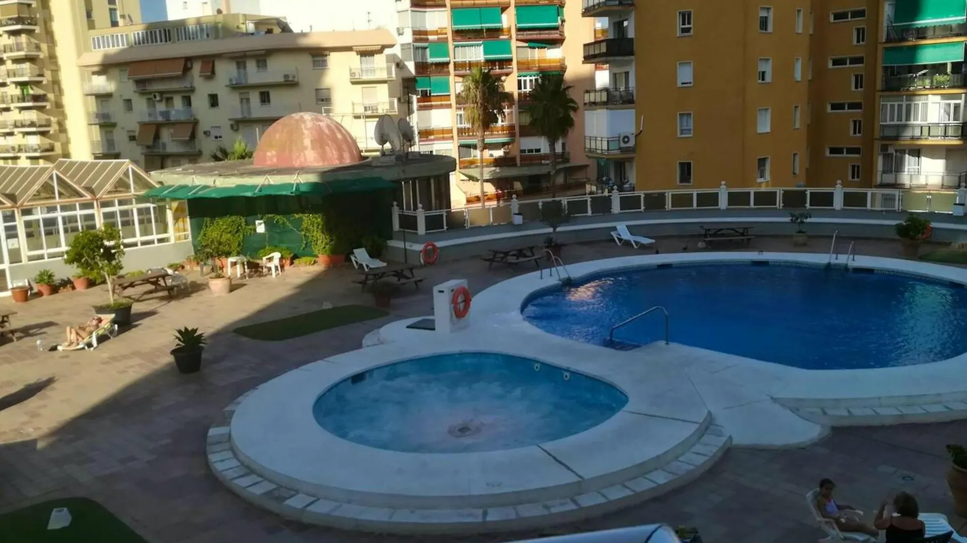 Elegant Apartment In Torremolinos With Shared Pool 74 M² 0*,