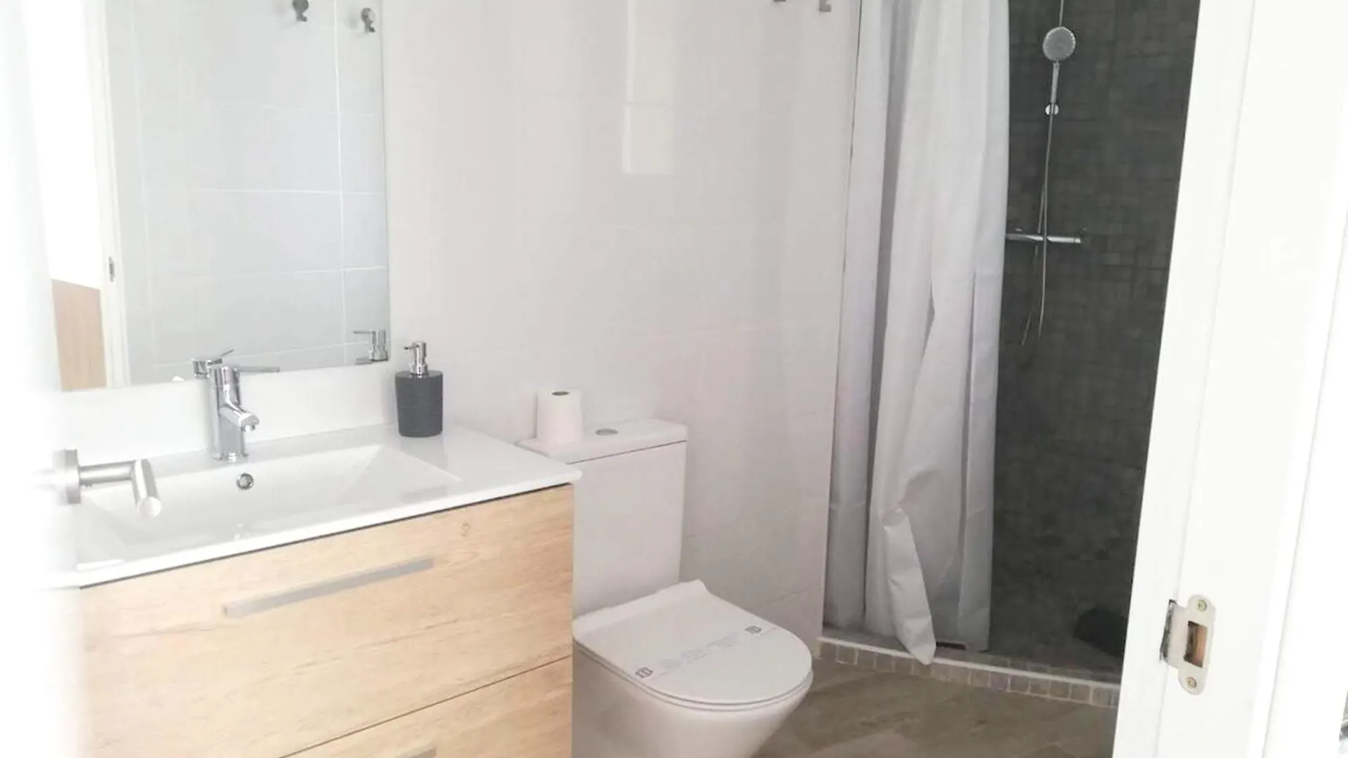 Elegant Apartment In Torremolinos With Shared Pool 74 M²