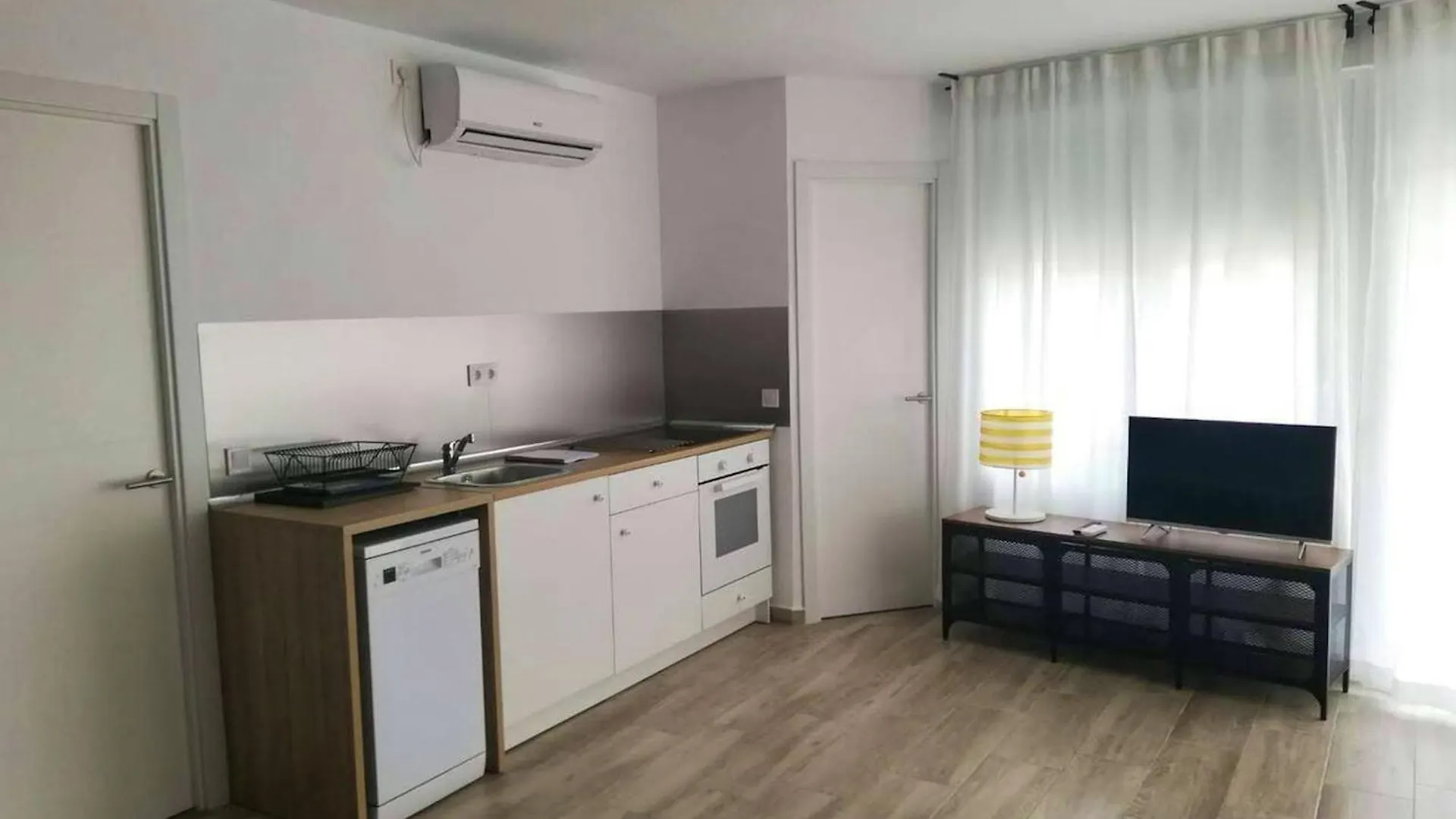 Elegant Apartment In Torremolinos With Shared Pool 74 M²
